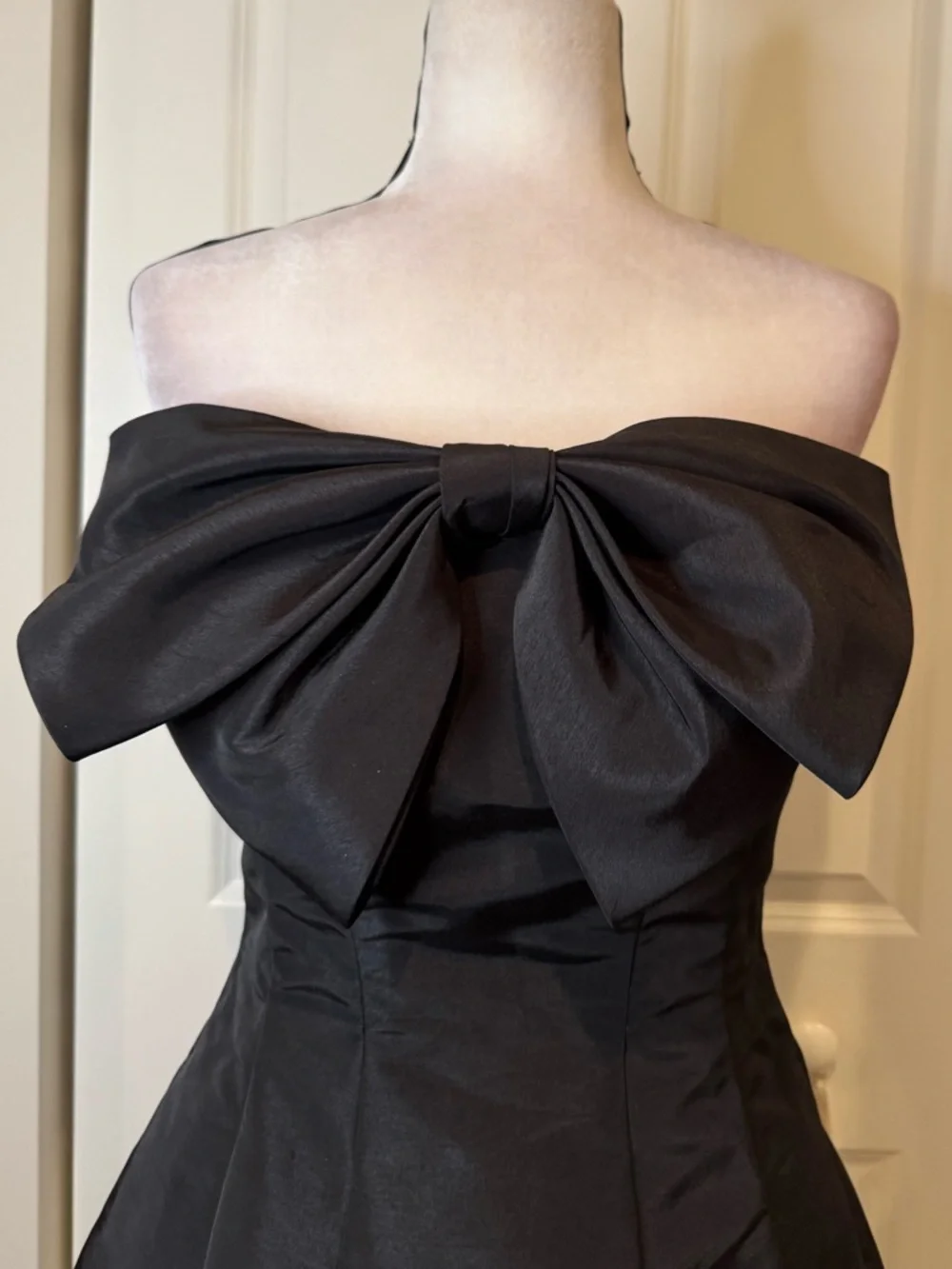 LBD Mac Duggal Black Strapless Bow Mini Dress - Picture 5 of 9